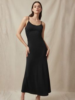 Outzidr - Black Sleeveless Scoop Neck Flared Midi Dress