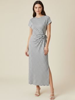 Outzidr - White Half Sleeves Stripes Round Neck Bodycon Dress