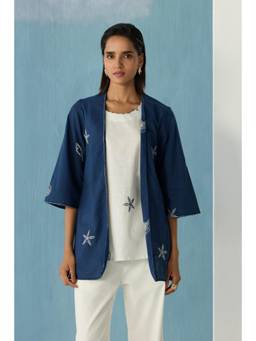 Ancestry - White Seashells Motif Top
