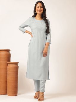 Vbuyz - Grey Embroidered Straight Kurta with Pants(Set Of 2)