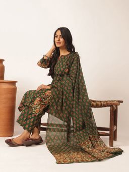 Vbuyz - Green Floral Printed Straight Cotton Kurta Set(Set Of 3)