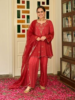 Urbanstree - Gayatri Kurta with Pant and Dupatta (Set of 3)