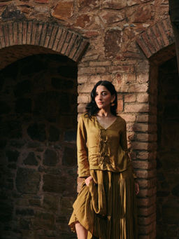 Contemponari - Jacquard V-Neck Top with Scarf