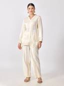 Off White color option, Currently selected