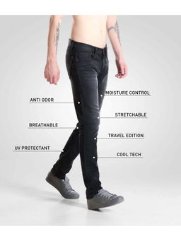 TURMS - Men Cool Tech Anti Odor UV Protectant Travel Edition Denim Black Jeans
