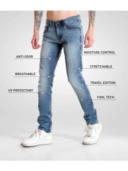 TURMS - Men Cool Tech Anti Odor UV Protectant Travel Edition Denim Mid Blue Jeans