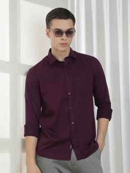 CRIMSOUNE CLUB - Men Maroon Solid Shirt