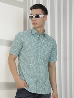 CRIMSOUNE CLUB - Men Green Floral Printed Shirt