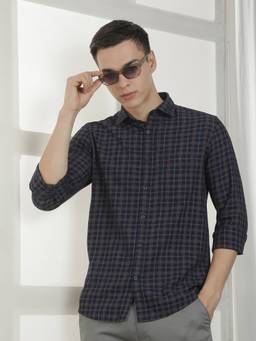 CRIMSOUNE CLUB - Men Navy Blue Checks Cotton Shirt