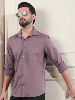 CRIMSOUNE CLUB - Men Purple Solid Shirt
