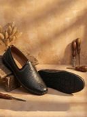 Black color option, Currently selected