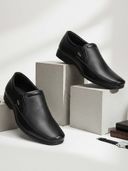 Black color option, Currently selected