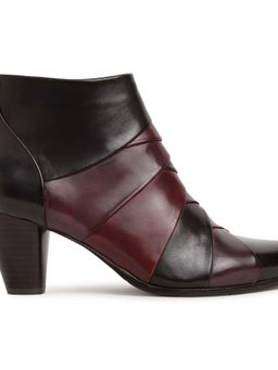 WOODS - Red Rubber Block Pair Of Casual Boots