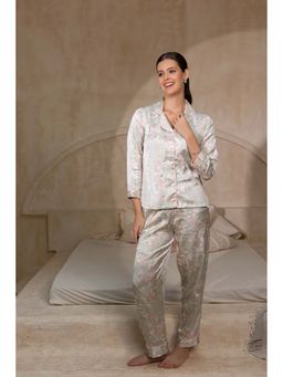 Private Lives - Off White Classic Collar Night Suit In Printed