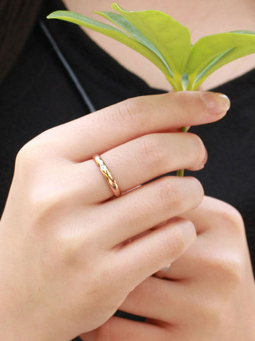 Yellow Chimes Cute Sober Crystal topped Band style Rose Gold Plated Stainless Steel Ring (7)