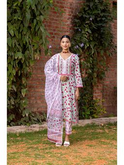 Naseebo - Blooming Grace Kurta With Pant And Dupatta