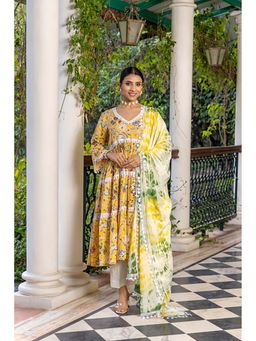 Naseebo - Yellow Orchid Kurta With Pant And Dupatta