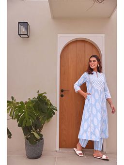 EKOHUM - Blue Paisley Printed Cotton Kurta With Pant