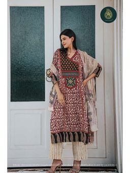 Ethnic Elements - Mehekti Embroidered Bagh Print Cotton Kurta with Pant and Dupatta
