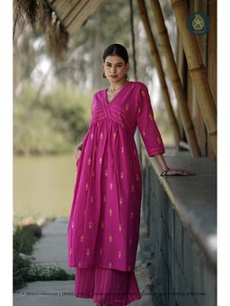 Ethnic Elements - Stitched Cotton Rose Ambe Kurta With Pant