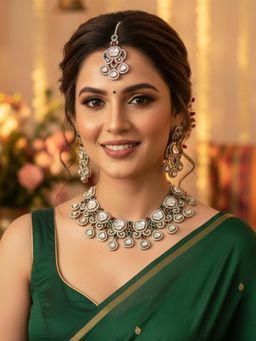 Karatcart - Traditional Red and Green Teardrop Kundan Antique Gold-Plated Jewellery Set for Women