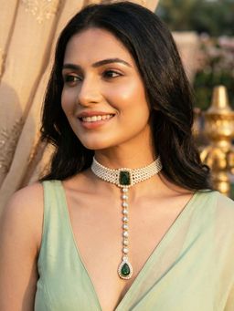 Karatcart - Traditional Green Carved Stone and Pearl Beaded Kundan Choker Necklace for Women