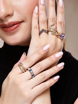 Karatcart - Bohey by Pack of 5 Gold-Plated Boho Midi Finger Rings for Women