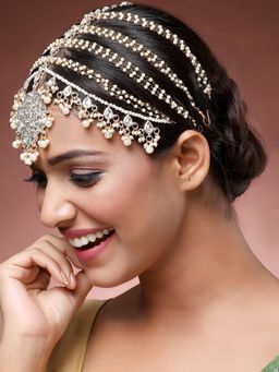 Karatcart - Traditional Kundan Mathapatti with Pearl Drops and Multi-Layer Chains for Bridal