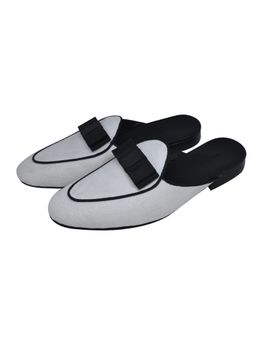 SHUTIQ - Ivory Batwing Mules