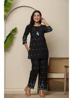 Do Dhaage - Self Textured Black Cotton Flex Co-Ord (Set of 2)