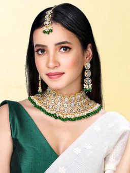 Peora - Green Kundan and Beads Studded Choker Jewellery Set