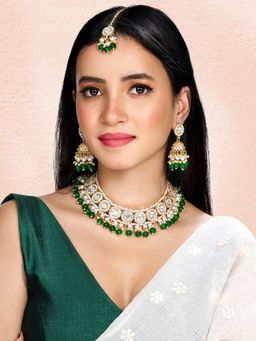 Peora - Green Kundan and Beads Studded Jewellery Set