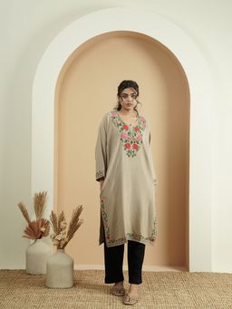 Zamour - Floral Aari Embroidery Kashmiri Pheran Kurta