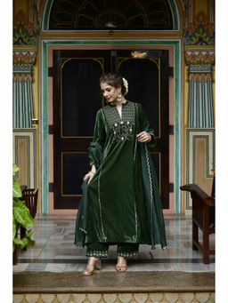 LIROSE - Green Velvet Handwork Kurta & Pant With Organza Dupatta (Set of 3)