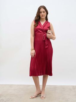 Styli - Women Red Lapel Collar Pleated A-Line Midi Length Dress with Belt