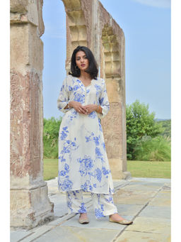 Oodeypore - Women Modal Floral Off White Kurta with Pant