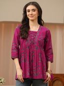 Pink color option, Sold out, Currently selected