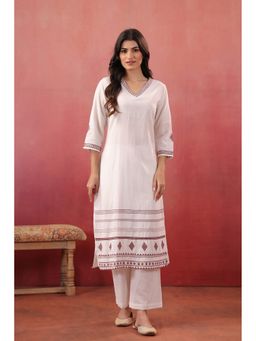 SAVI - Women White Cotton Embroidered Kurta with Pant