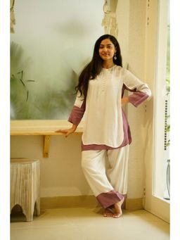 Kapraaha - Ivory and Purple Muslin Kurta with Pants