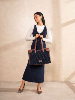 Zouk - Ikat Grered Conference Office Tote Bag