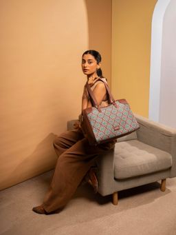 Zouk - Kolkata Nouveau Conference Office Tote Bag