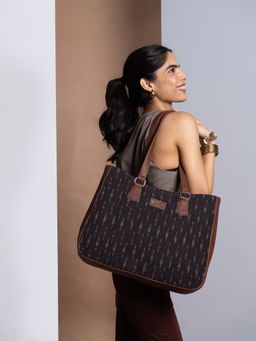 Zouk - Ikat Grered Getaway Shoulder Bag