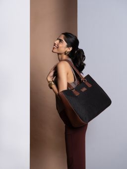 Zouk - Jet Black Getaway Shoulder Bag