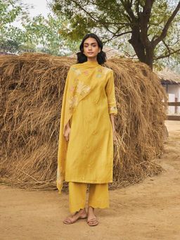 Vaayu - Yellow Daffodil Embroidered Kurta with Pant and Dupatta (Set of 3)