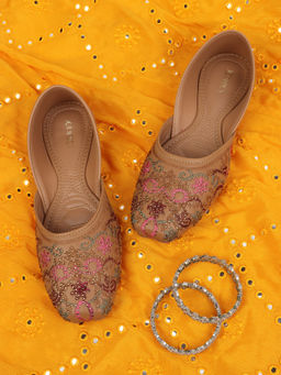 Iconics - Women Brown Slip-On Square Toe Juttis