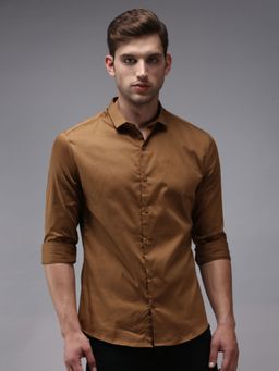 SHOWOFF - Men Brown Collar Neck Solid Comfort Fit Shirt