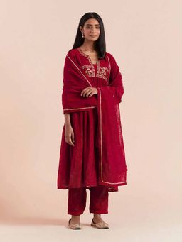 Priya Chaudhary - Women's Soft Chanderi Embroidered Kurta with Pant and Dupatta (Set of 3)