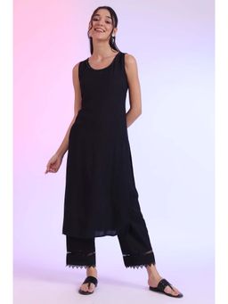 Aurelia - Women Black Solid Straight Kurta