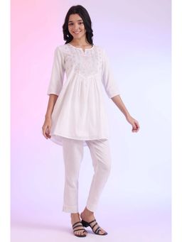 Aurelia - Women White Solid Cotton Blend Straight Kurti