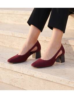 Pair ie Tales - Women Maroon Pumps